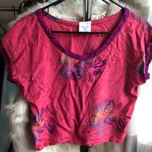 ⭐Woman’s crop top shirt- size S